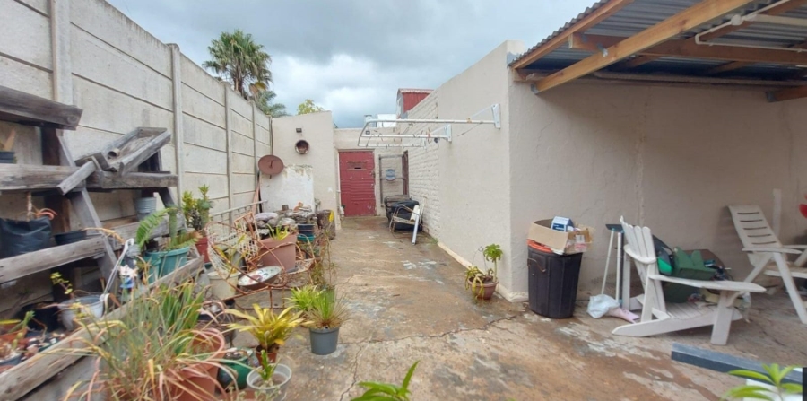 4 Bedroom Property for Sale in Albertinia Western Cape